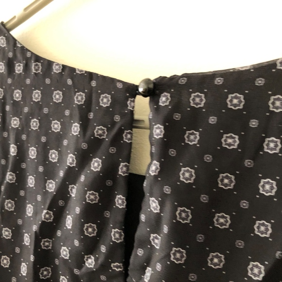 Sleeveless Dress with Tier Details - M - Picture 6 of 8